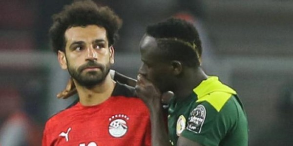 PP电子娱乐官网-失点萨拉赫世预赛0球0助，激光笔闹剧击倒“绿巨人”