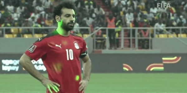 PP电子娱乐官网-失点萨拉赫世预赛0球0助，激光笔闹剧击倒“绿巨人”