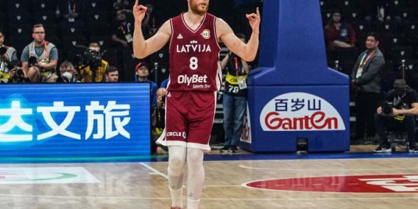 尽力了！贝尔坦斯13中5&amp;amp;amp;三分10中4拿到16分 另有10板1助2断1帽